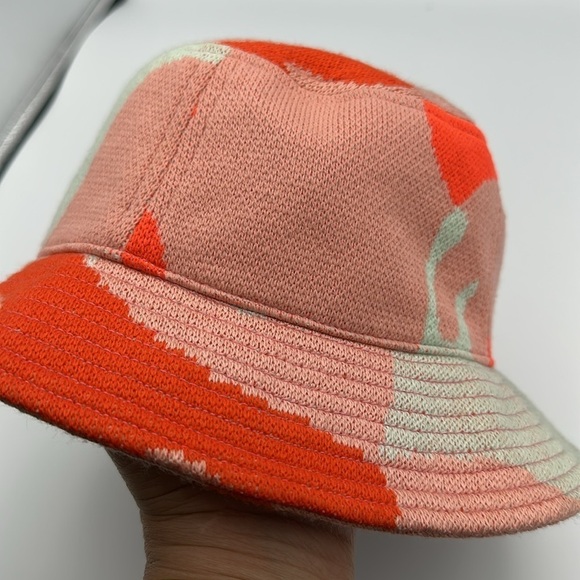 VERLOOP x Michelle Norris Camo Knit Bucket Hat
O/S - Picture 9 of 11